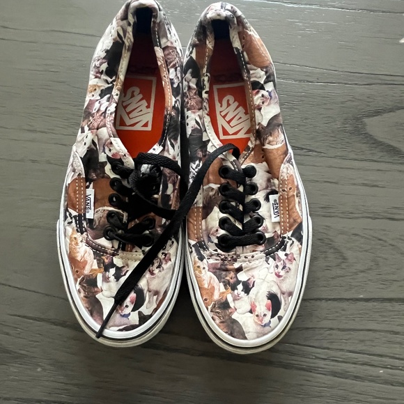 Rare Vans Authentic ASPCA - women sz 8 - Picture 1 of 6